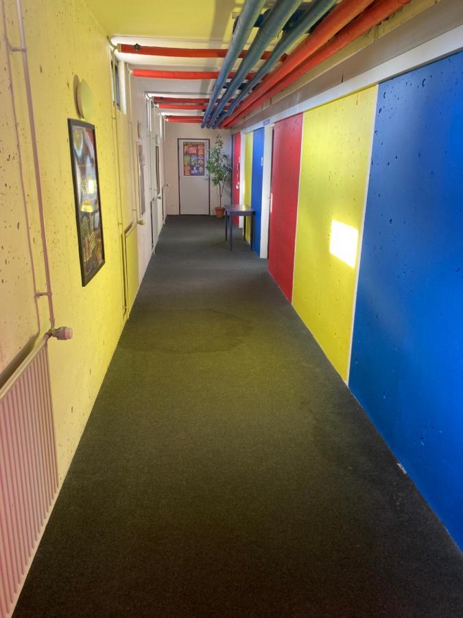 غريندستيد Family Rooms In The Center المظهر الخارجي الصورة