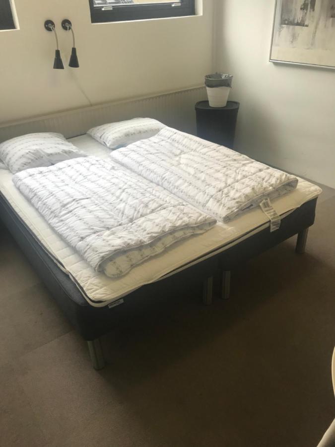 غريندستيد Family Rooms In The Center المظهر الخارجي الصورة